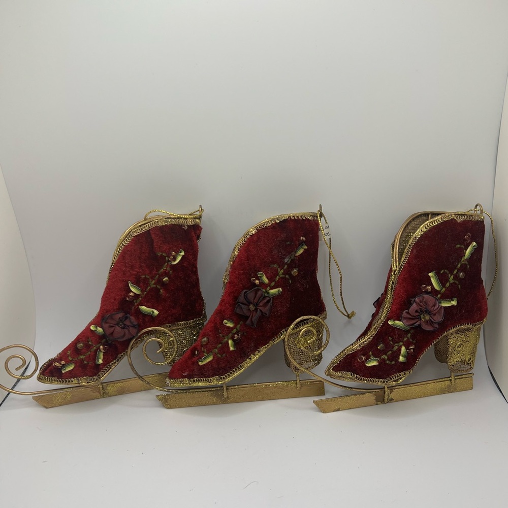 Vintage Elegant Burgundy and Gold Christmas Ornaments.